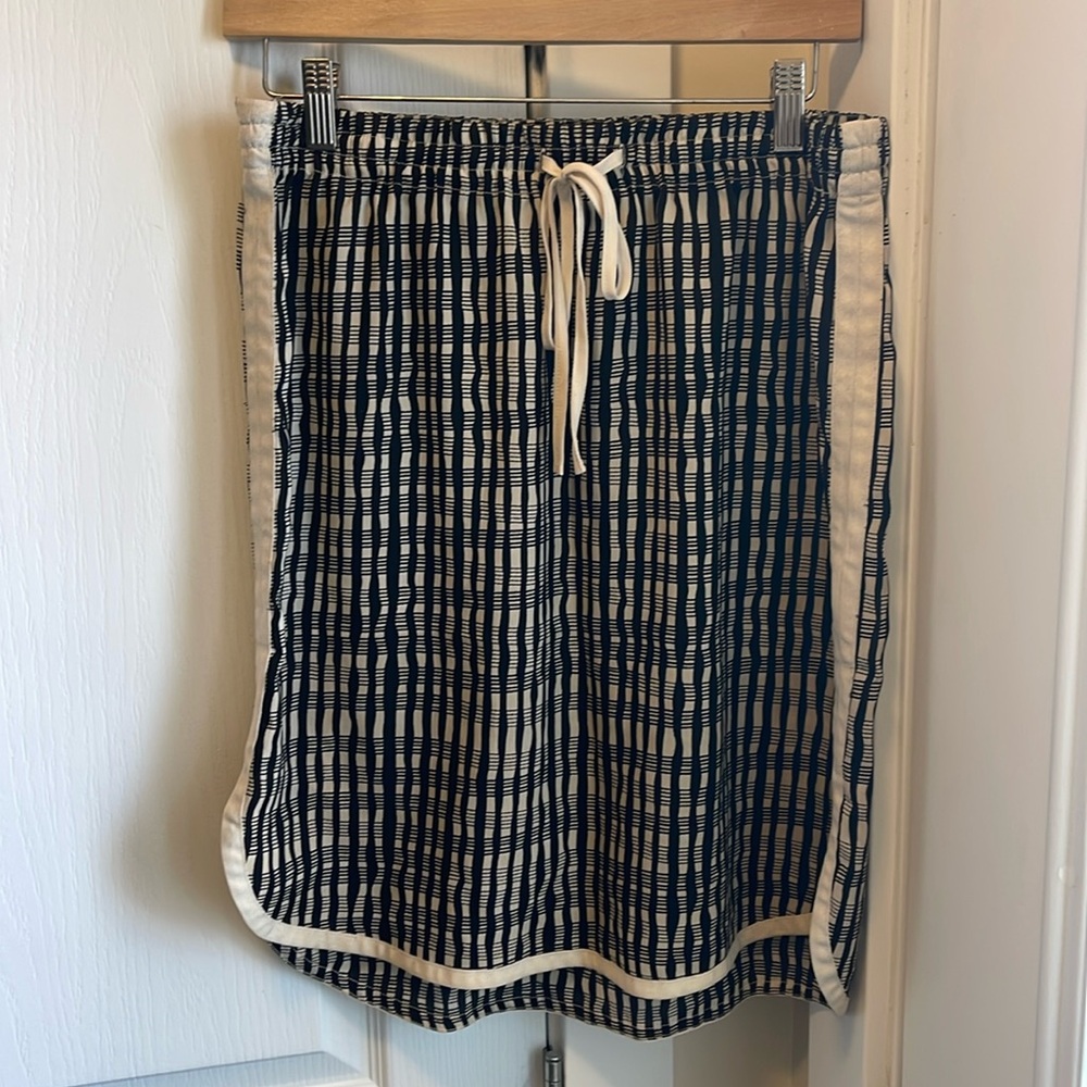 DKNYC midi skirt with elastic waistband with a tie
